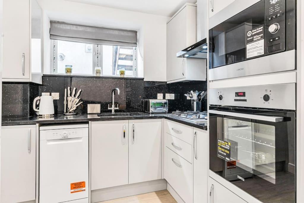 Luxstay Holland Park Apartment With Ac London Exteriör bild