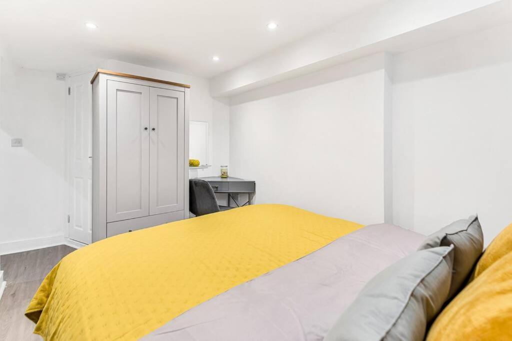 Luxstay Holland Park Apartment With Ac London Exteriör bild
